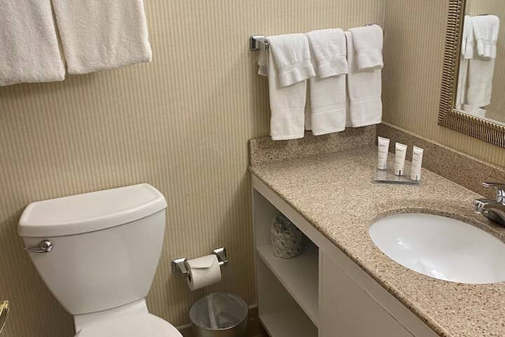 Bathroom sink